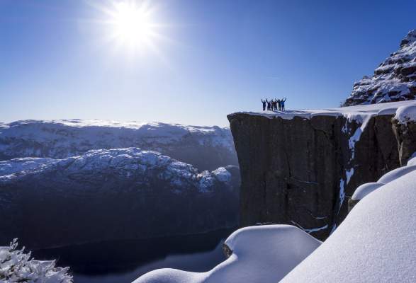Preikestolen Trolltunga Vinter Var Pakketur 4 Dagers Tur