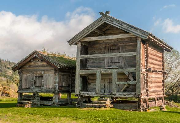Stalekleivloftet One Of The Oldest Wooden Buildings In The World Buildings Monuments Hoydalsmo Norway