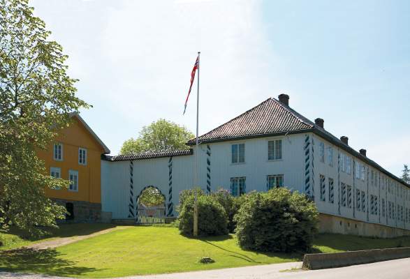 Fossesholm Herregard Buildings Monuments Vestfossen Norway