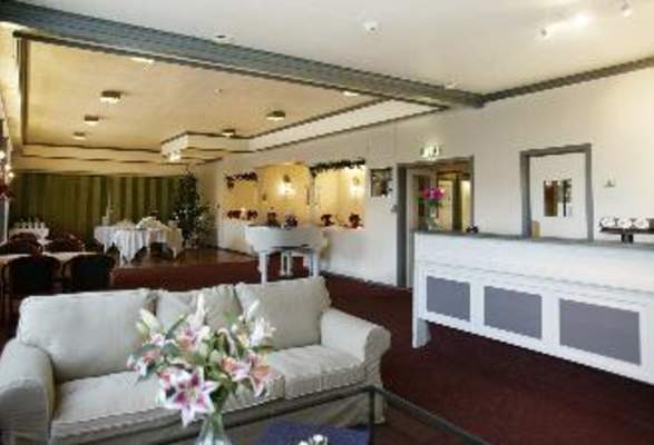 Bomlo Hotell Restaurant Pubs Bars Rubbestadneset Norway