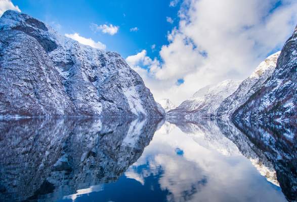 Winter Fjord Cruise Naeroyfjord Sailing Boat Activities Flam