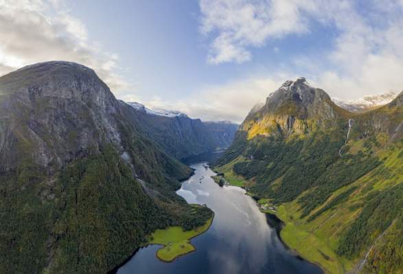The Unesco Naeroyfjord Sightseeing Aurland Norway