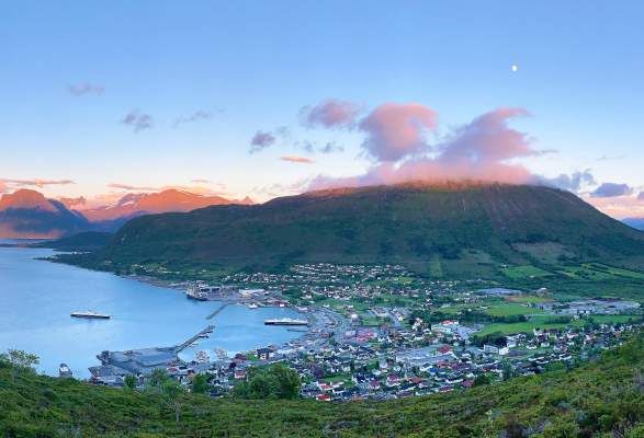 picture Hareid Kommune Korona hareidlandet hiking hareid norway