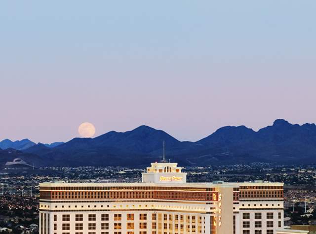 The Best (and Worst) of Staying at South Point Hotel in Las Vegas (Local  Favorite) 