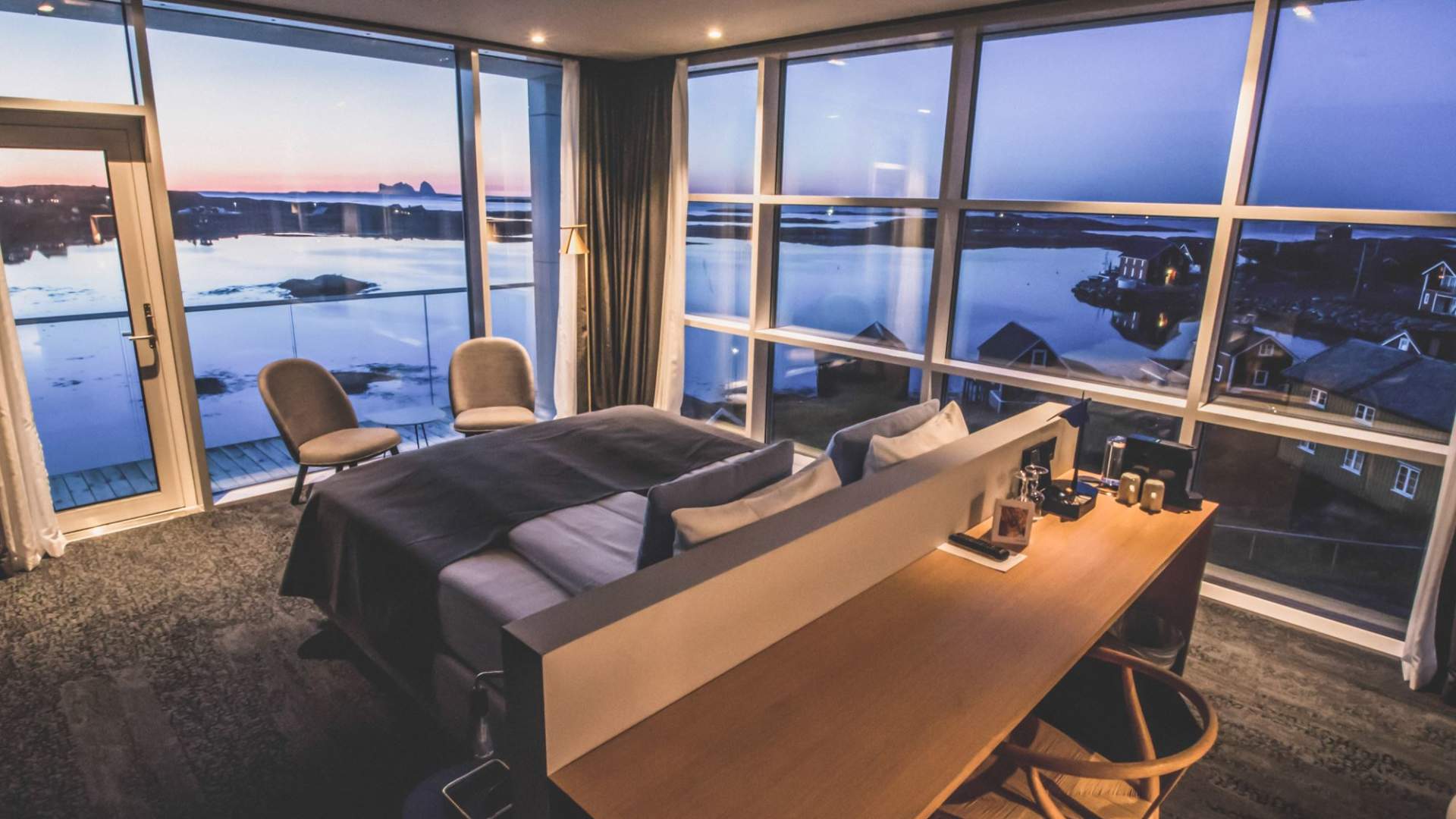 SYN Superior rooms with a 180 degree view