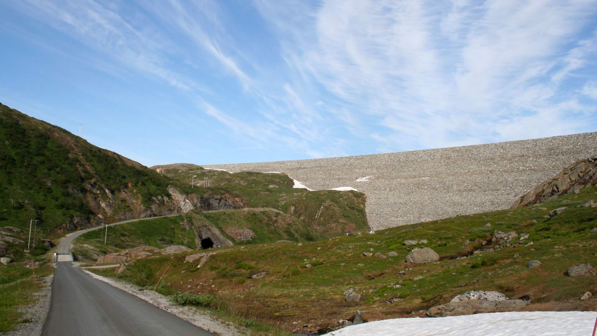 The dam Storglomvassdammen on Mnt. Glomfjellet