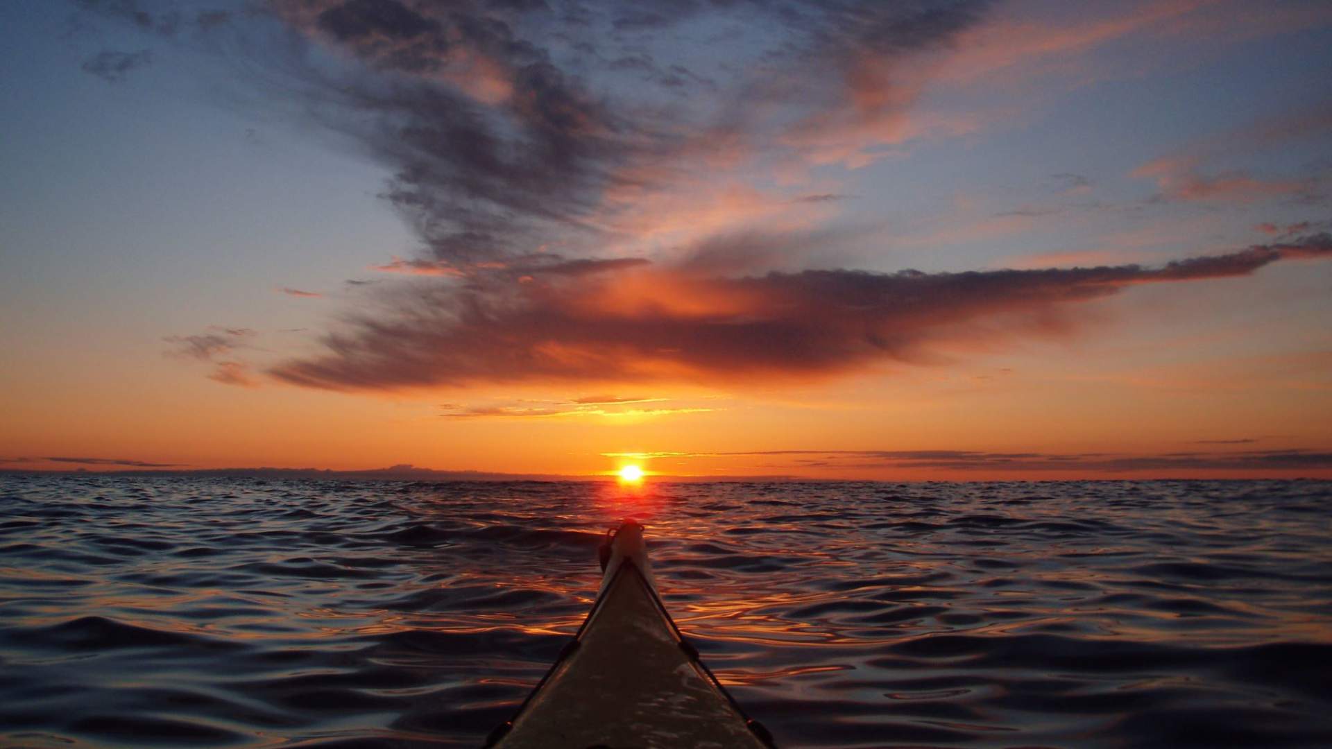 Å padle inn i solnedgangen.. 