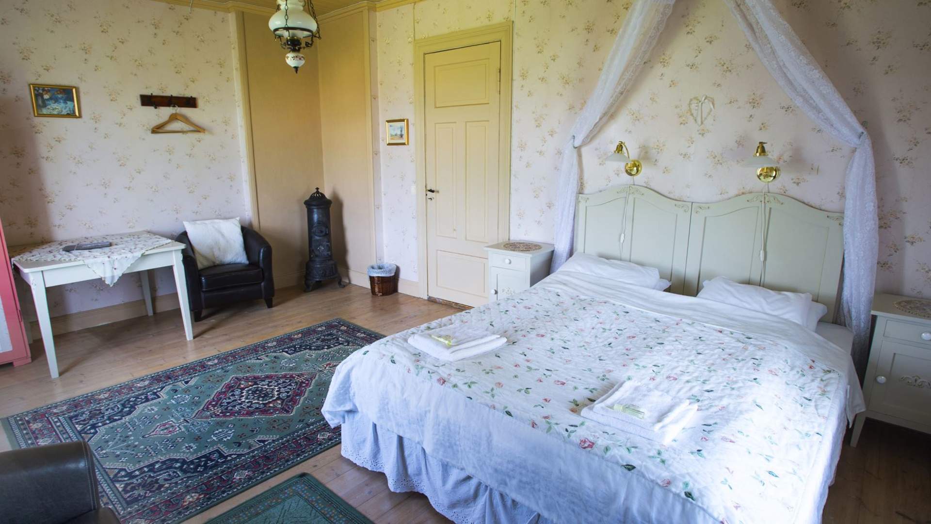 Blomsterrommet er et av de unike rommene på Dønnes Gård