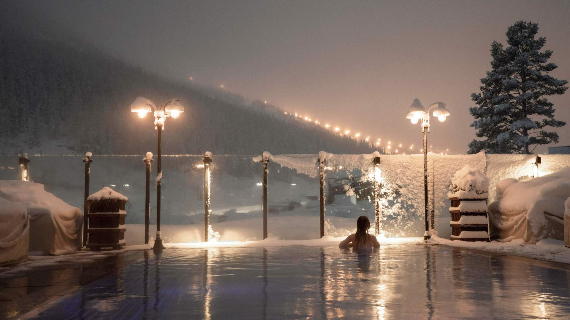 Pool club utendørs pool Fyri Hotell