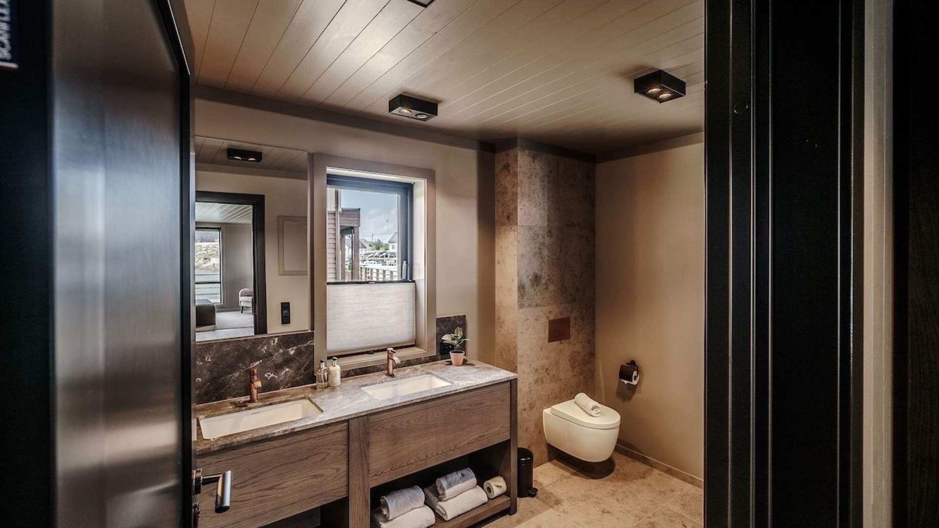 Henningsvær Bryggehotell