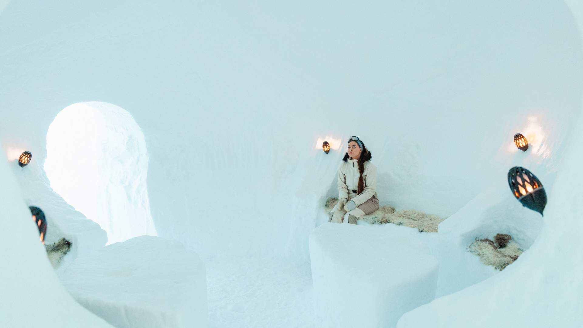 Snow Cave | Loen Skylift
