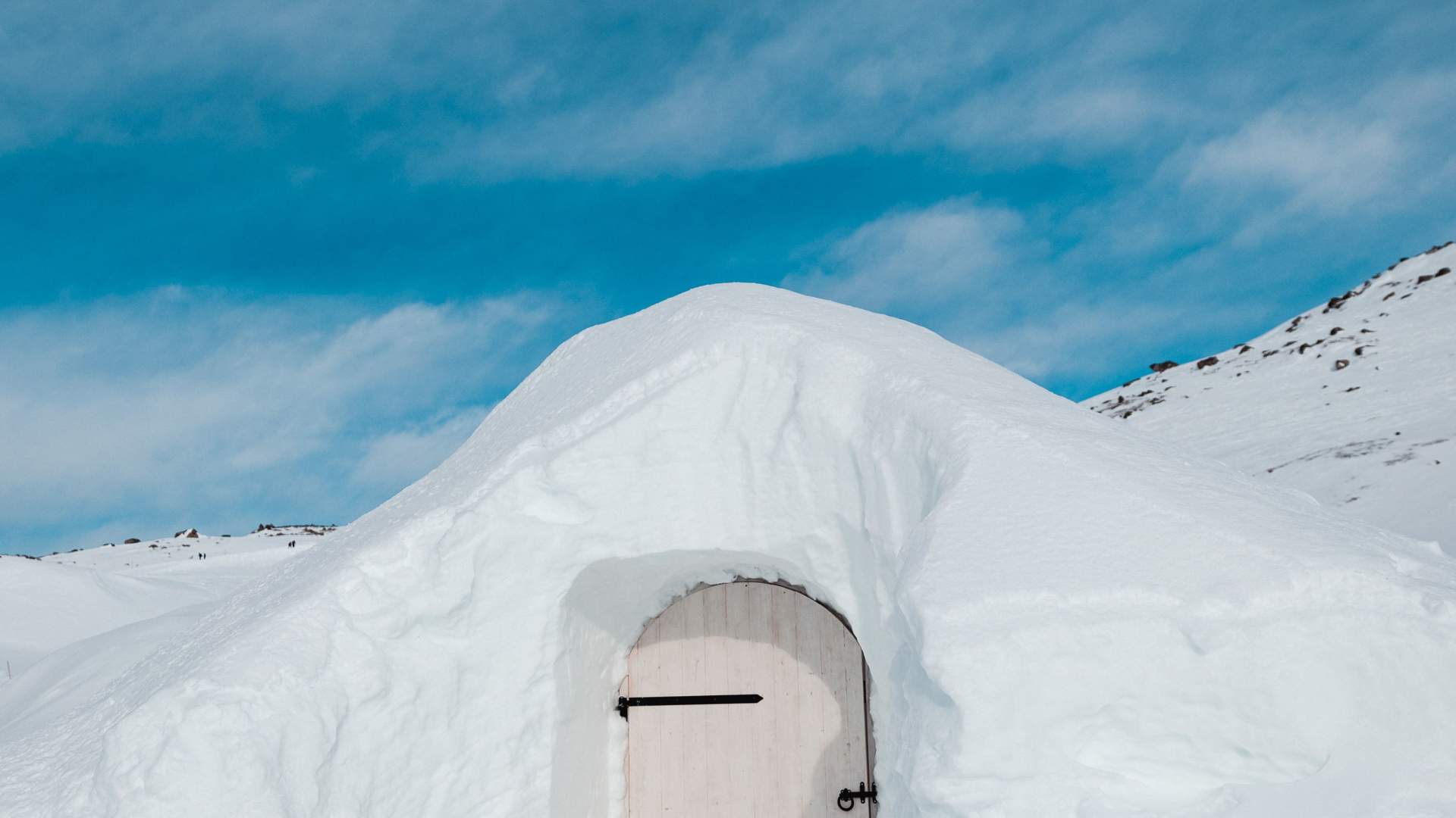 Snow Cave | Loen Skylift