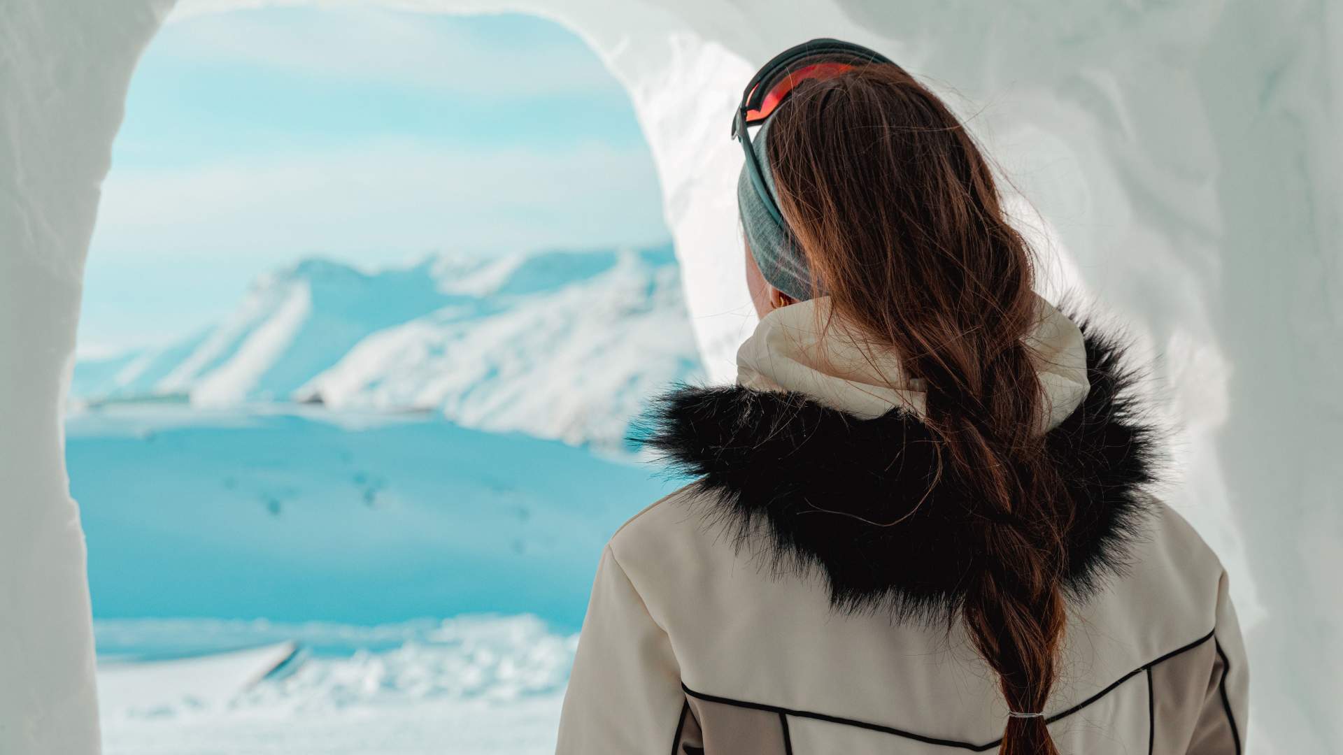 Snow Cave | Loen Skylift