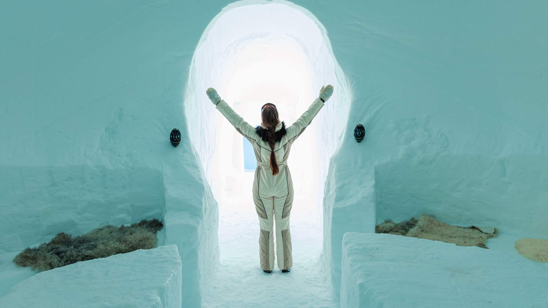 Snow Cave | Loen Skylift