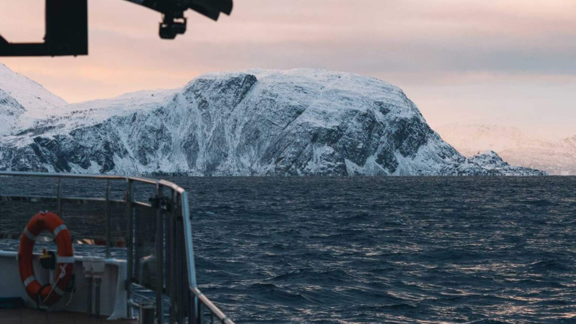 Silent Whale Watching with scenic roadtrip