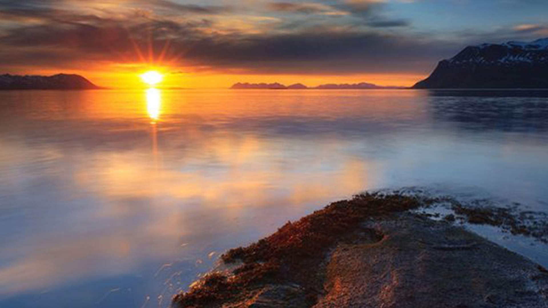 Midnight sun at the Arctic Panorama Lodge