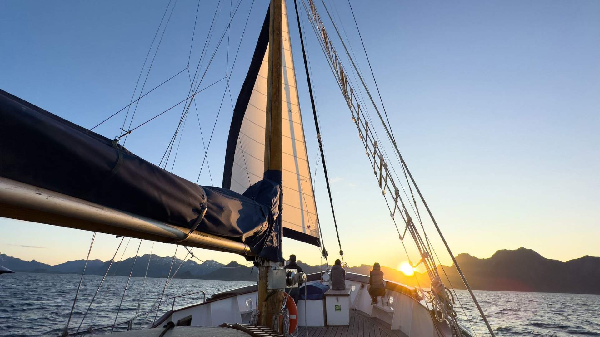 World Sea Explorers - the yacht charter experience