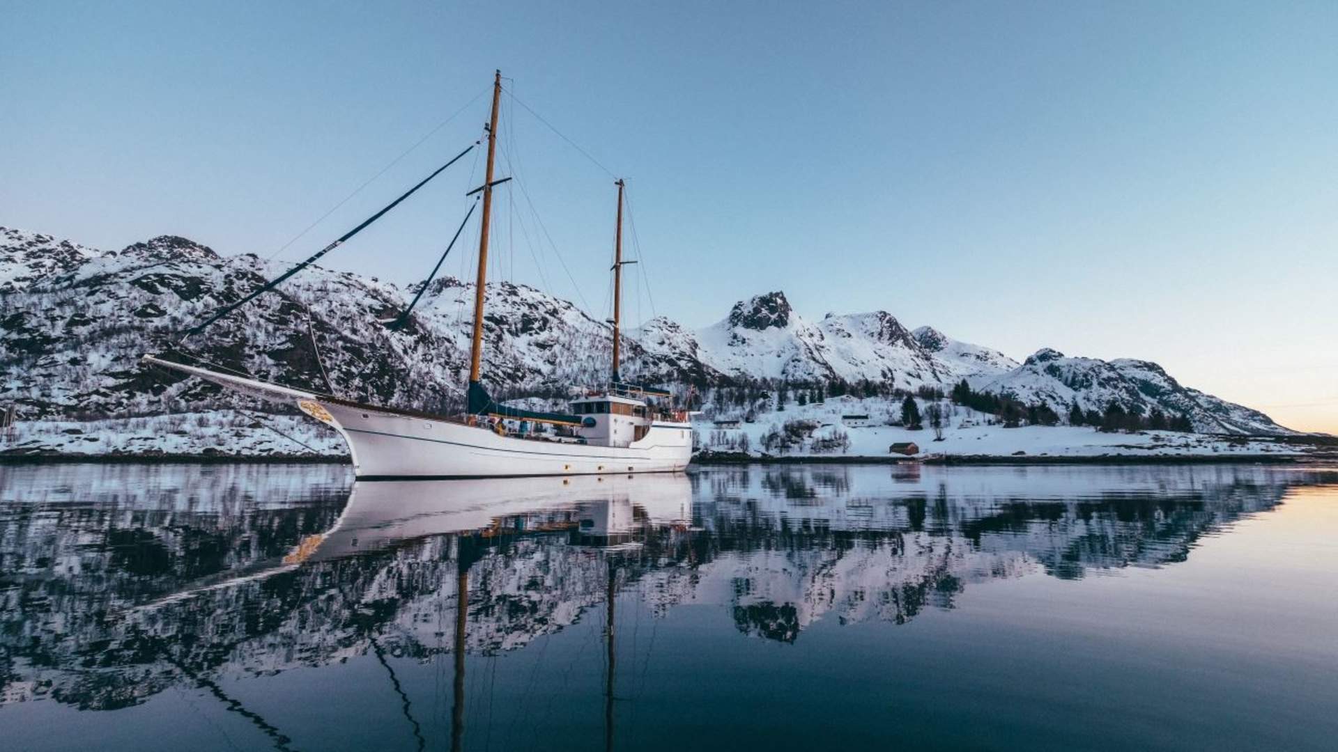 World Sea Explorers - the yacht charter experience
