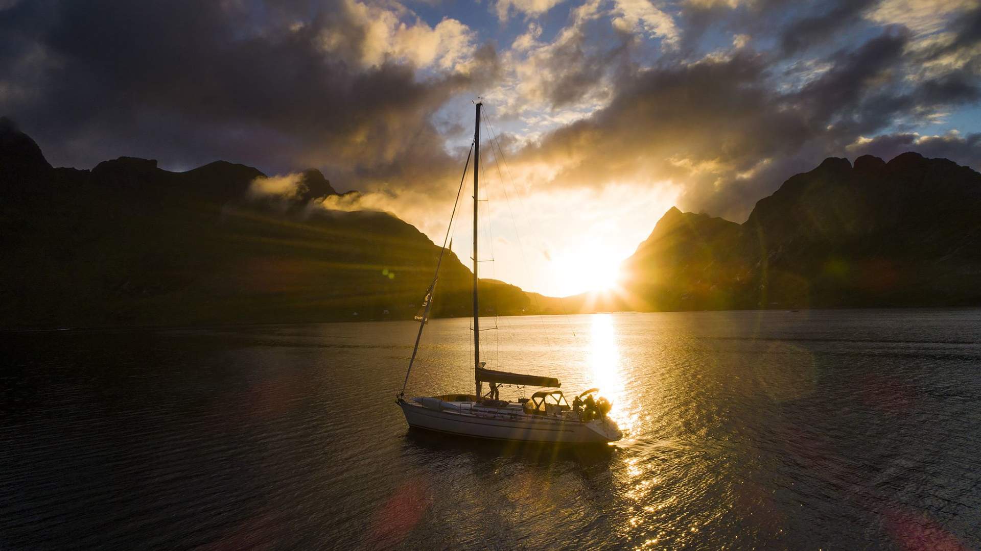 Sail to Lofoten &#8211; 4-Day Trip from Svolvær to Bodø