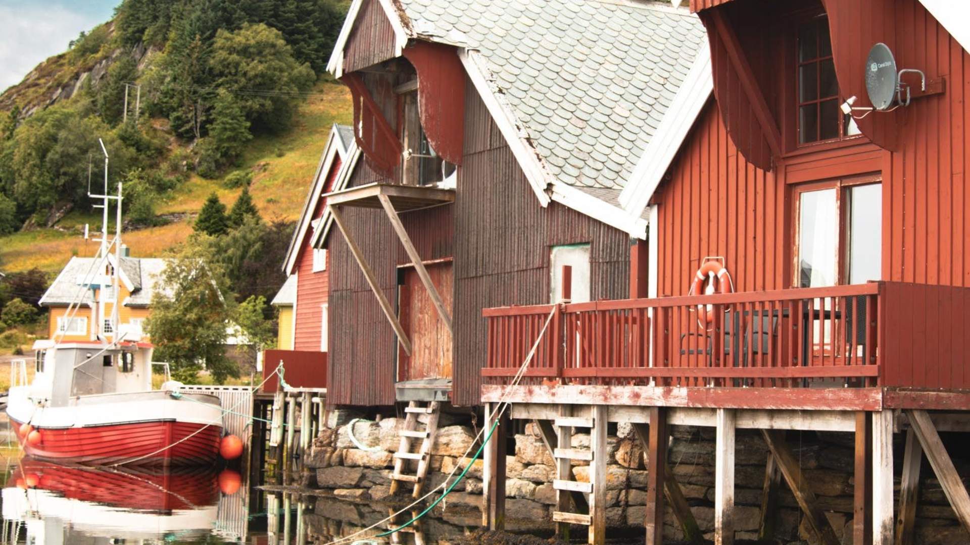 Åkrebua Boat House
