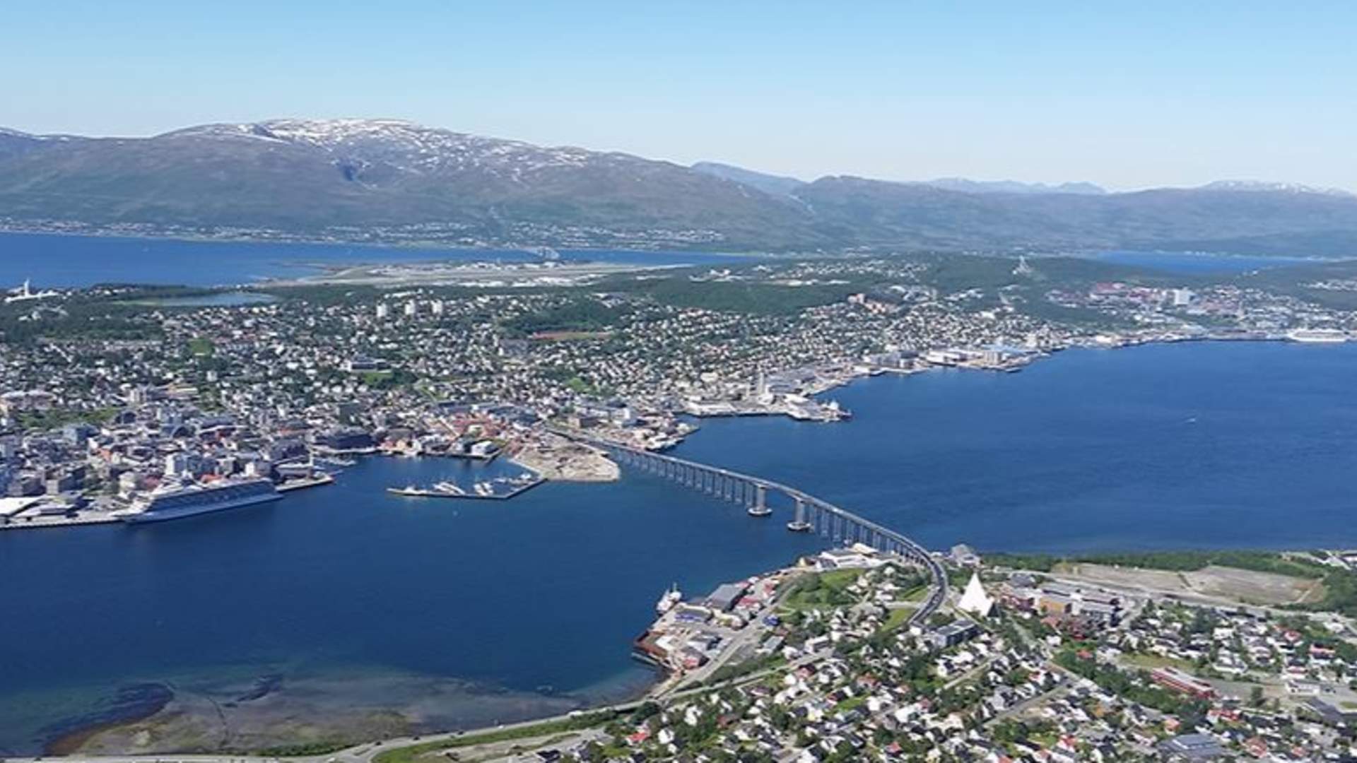 Minibus Tour: Fjords, Wildlife & Fishing