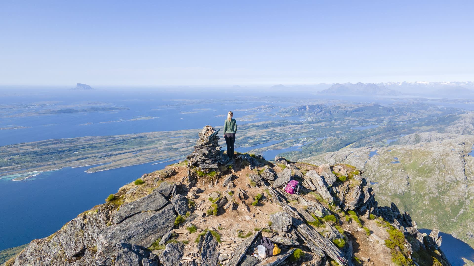 Øya Dønna på Helgelandskysten