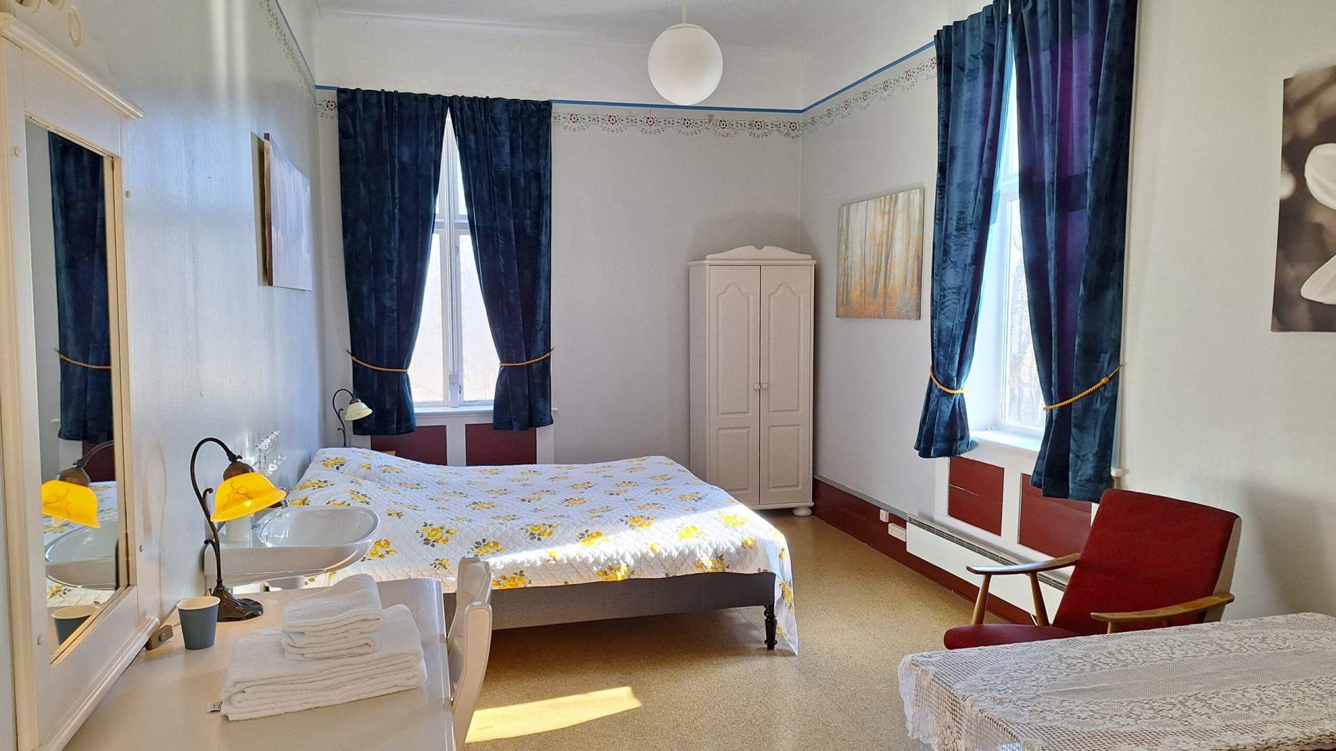 Tjøtta Gjestegaard - Accommodation and café in historical surroundings