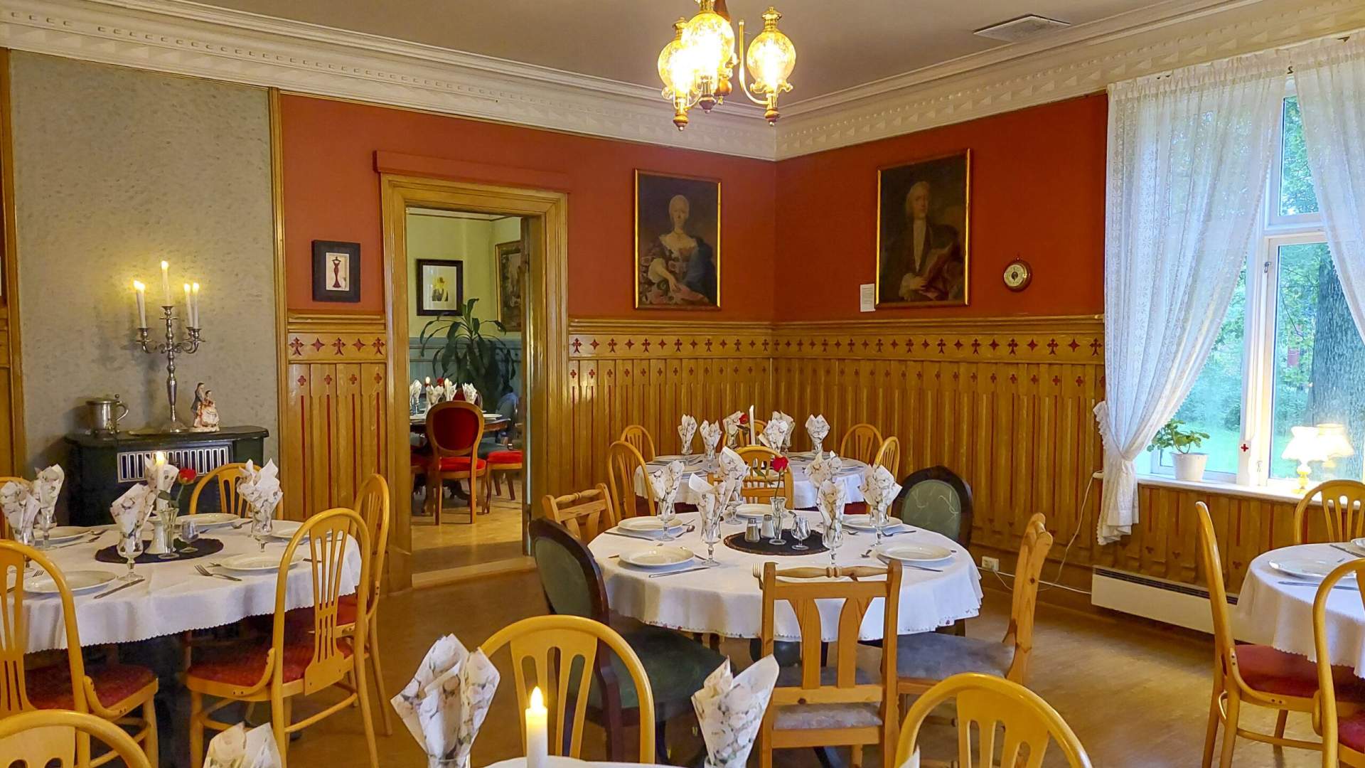 Tjøtta Gjestegaard - Accommodation and café in historical surroundings