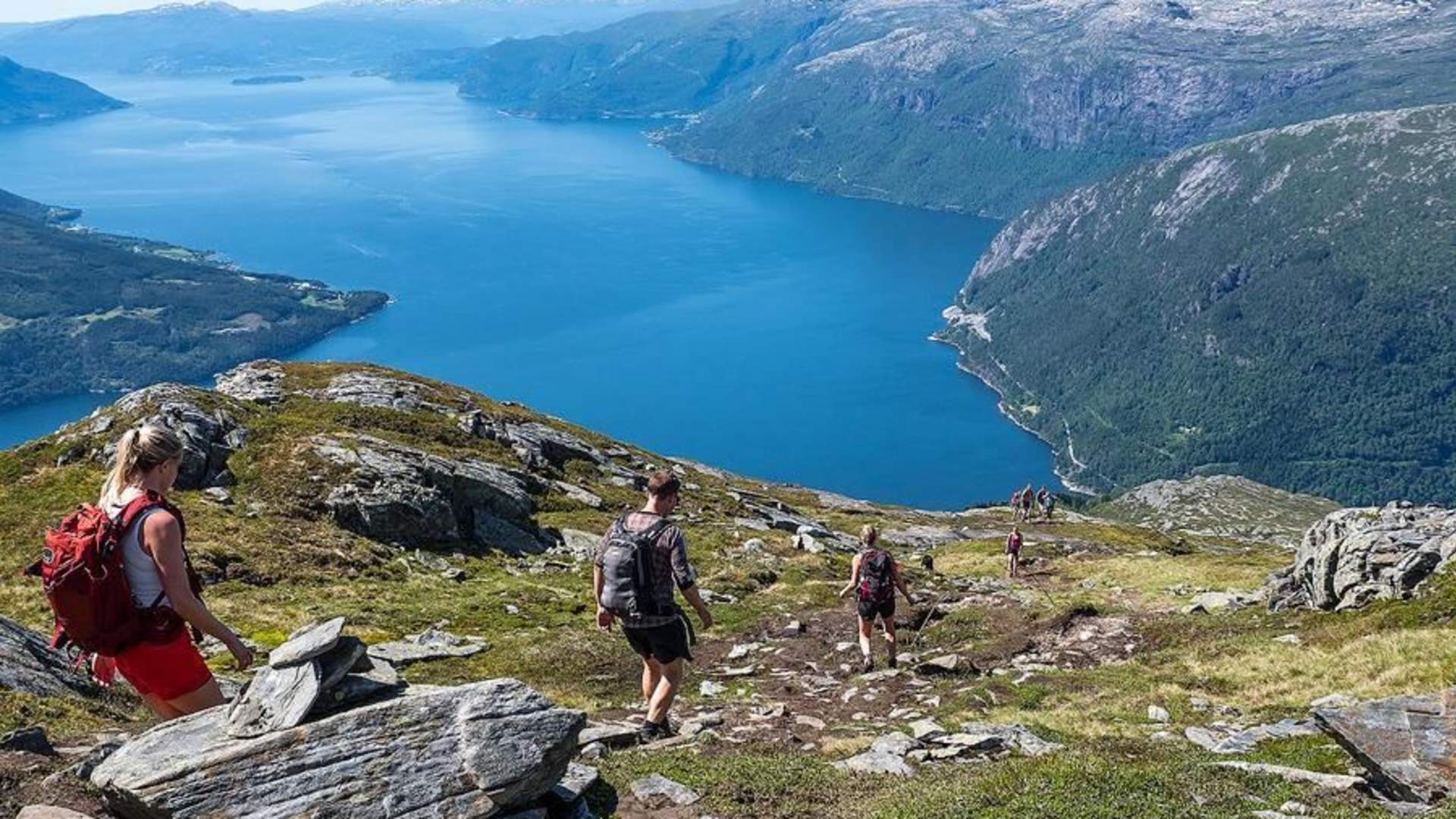 Oksenhalvøya (Oksen, Ingebjørgnuten, Midtfjell)
