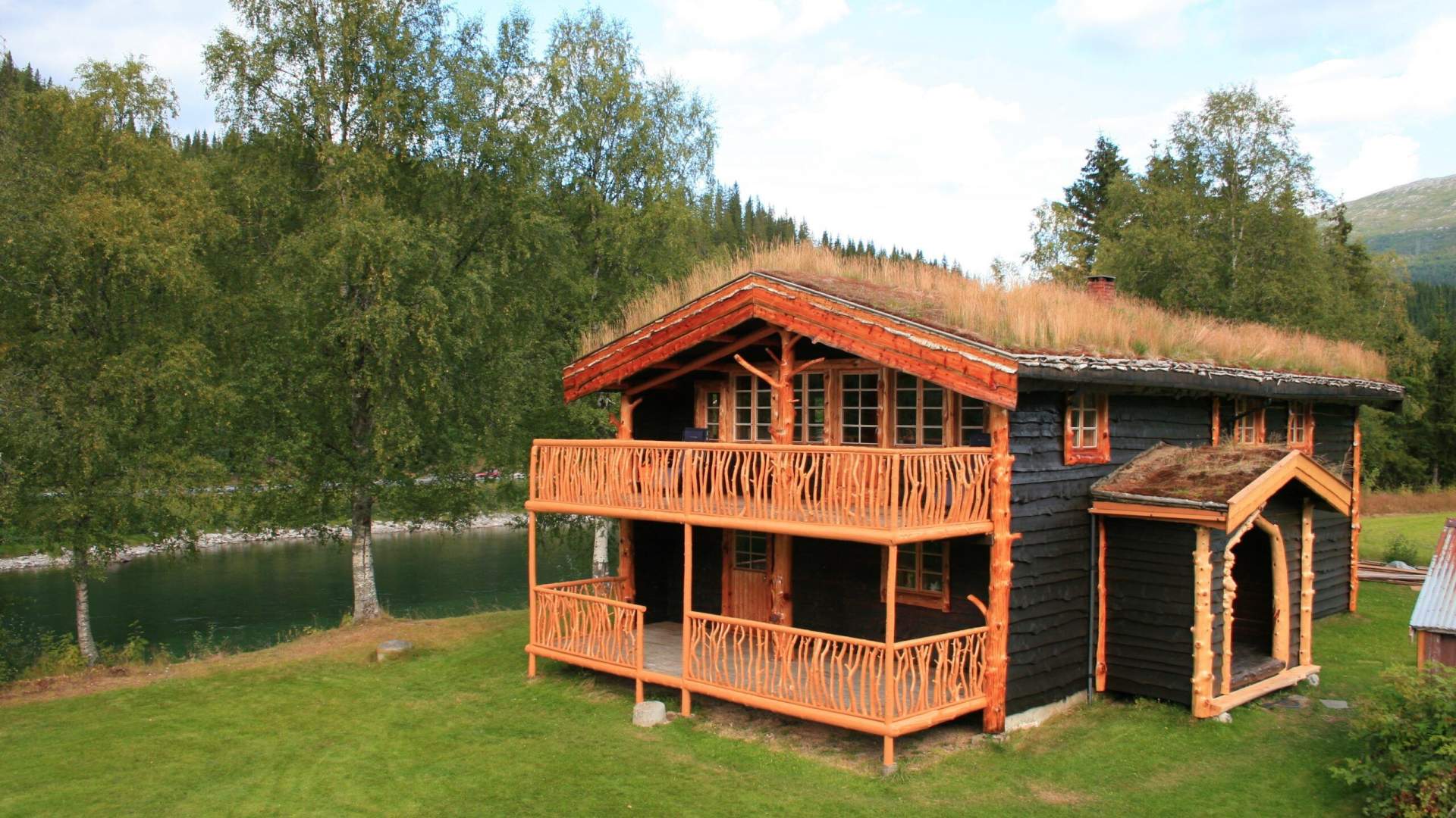 Storsletta &#8211; Scenic accommodation along the Vefsna river in Grane