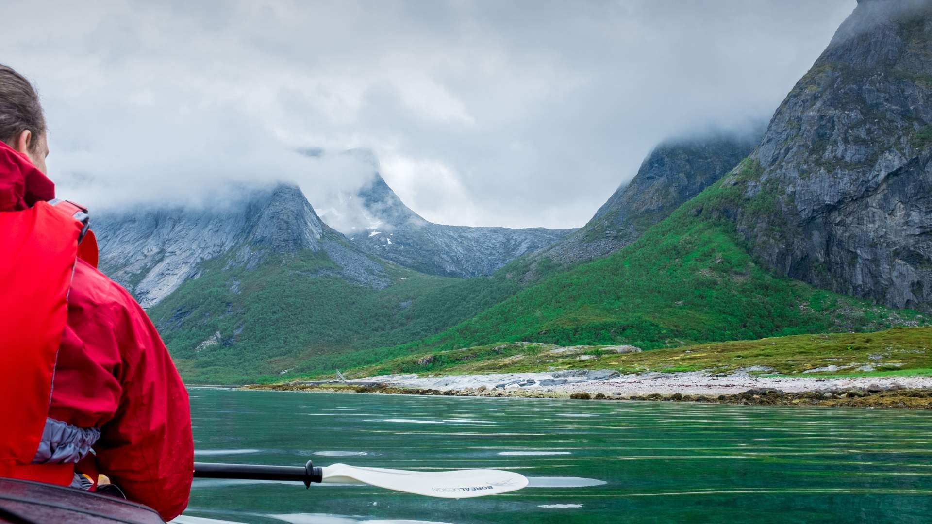 Guidet Kayaking in Ånderdalen National Park
