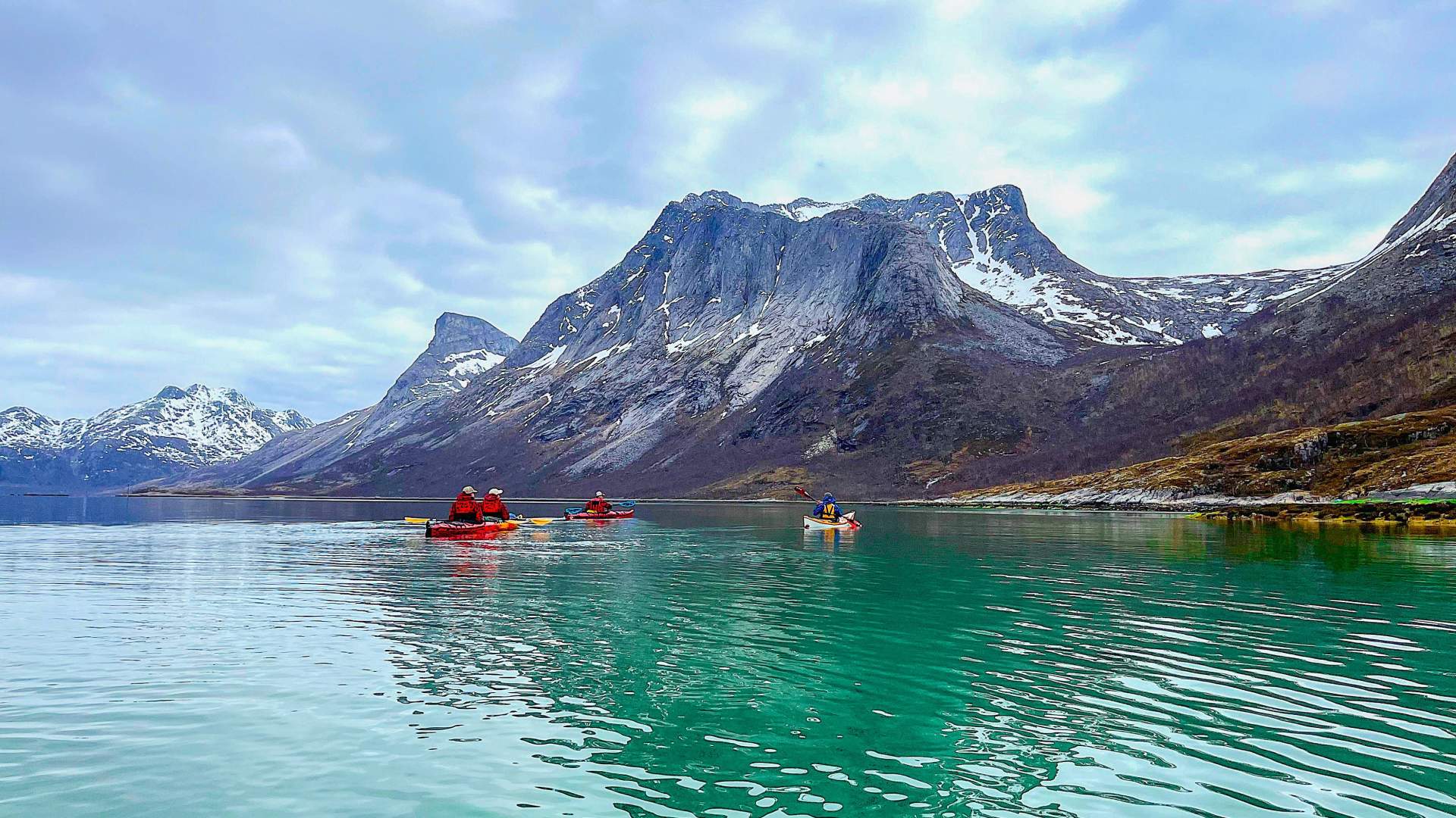Guidet Kayaking in Ånderdalen National Park