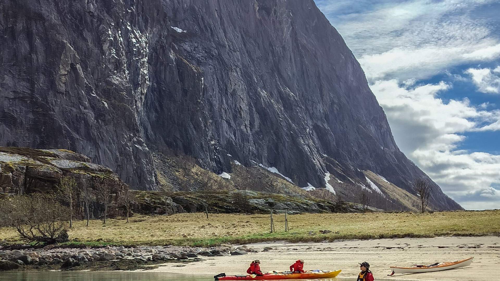 Guidet Kayaking in Ånderdalen National Park