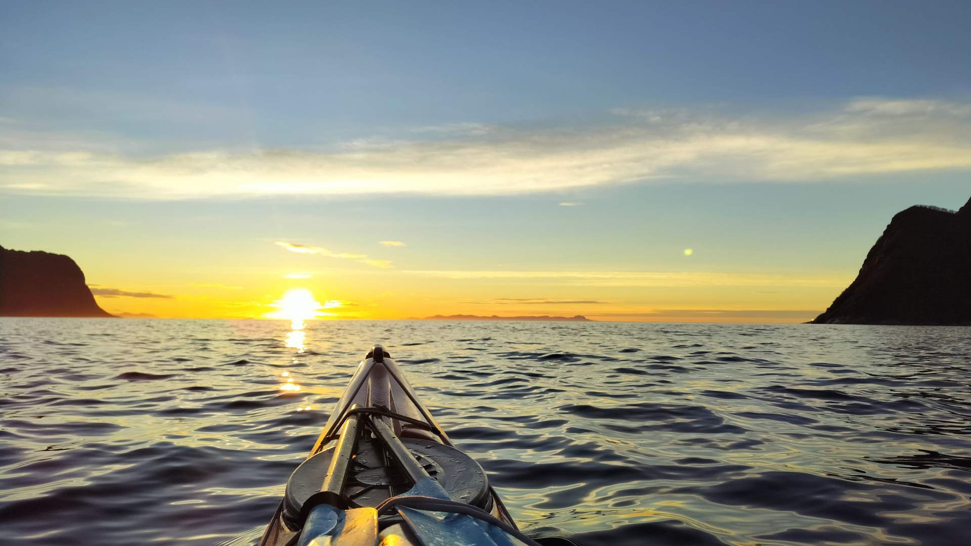 Guidet Midnight Sun Kayaking in Ånderdalen National Park