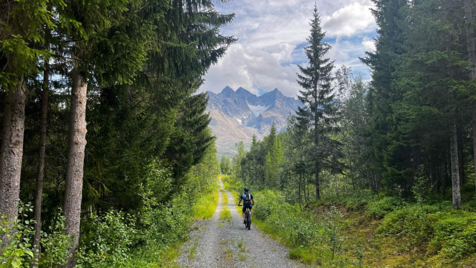 E-terrengsykkel i Lyngsalpene &#8211; med transport fra Tromsø