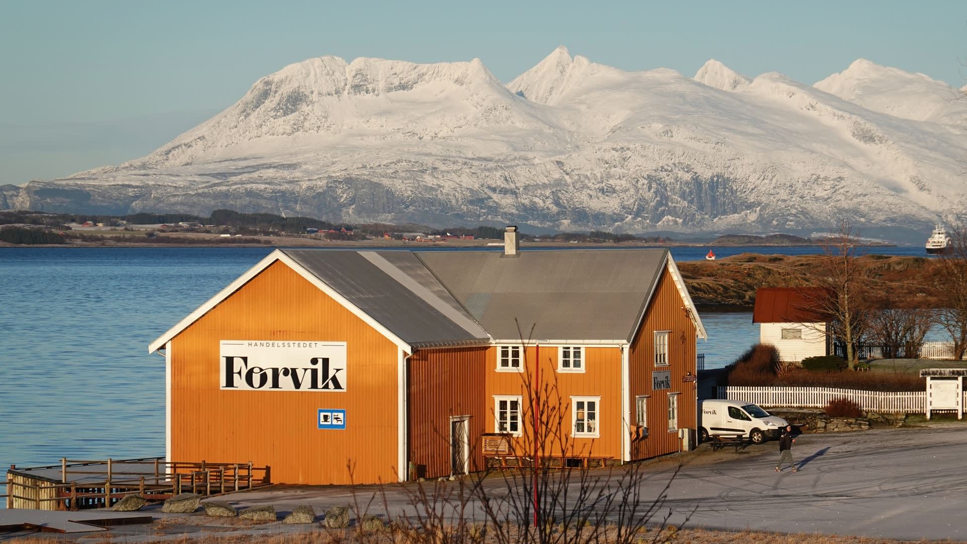 Krambua Café in the coffee roastery at Forvik Old trading post