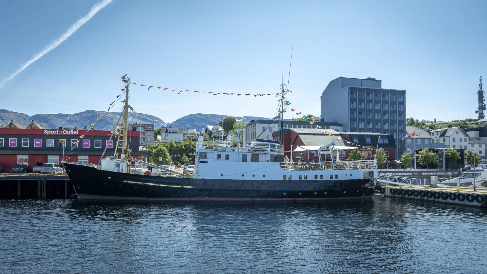 Sommerkafé på ærverdige Gamle Helgeland