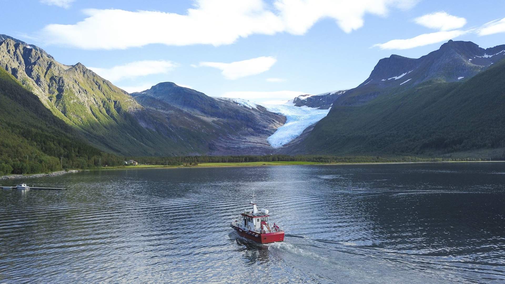 Engabreen glacier in Meløy – Svartisen on the Helgeland Coast