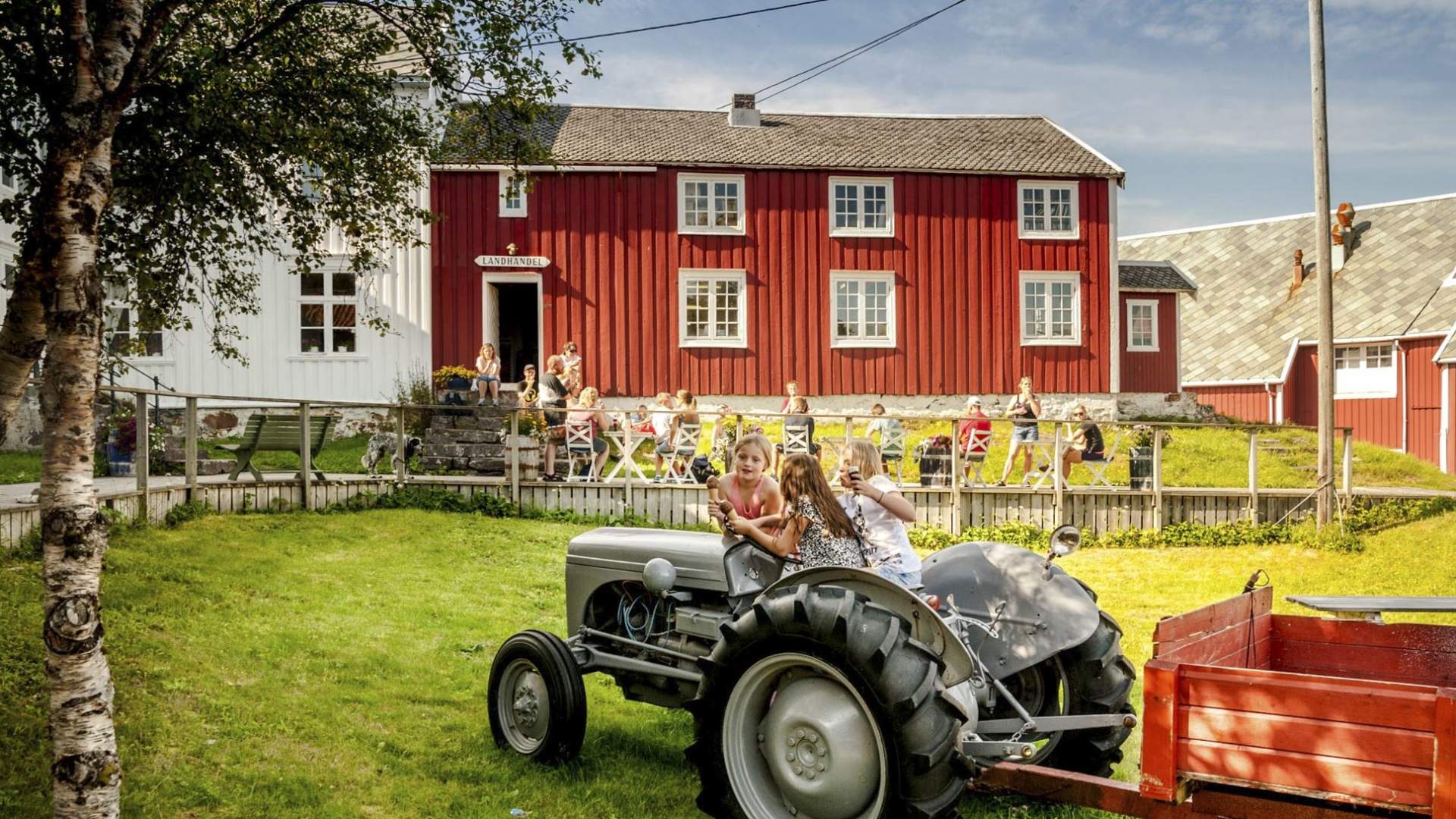 Selsøyvik Trading Post in Rødøy