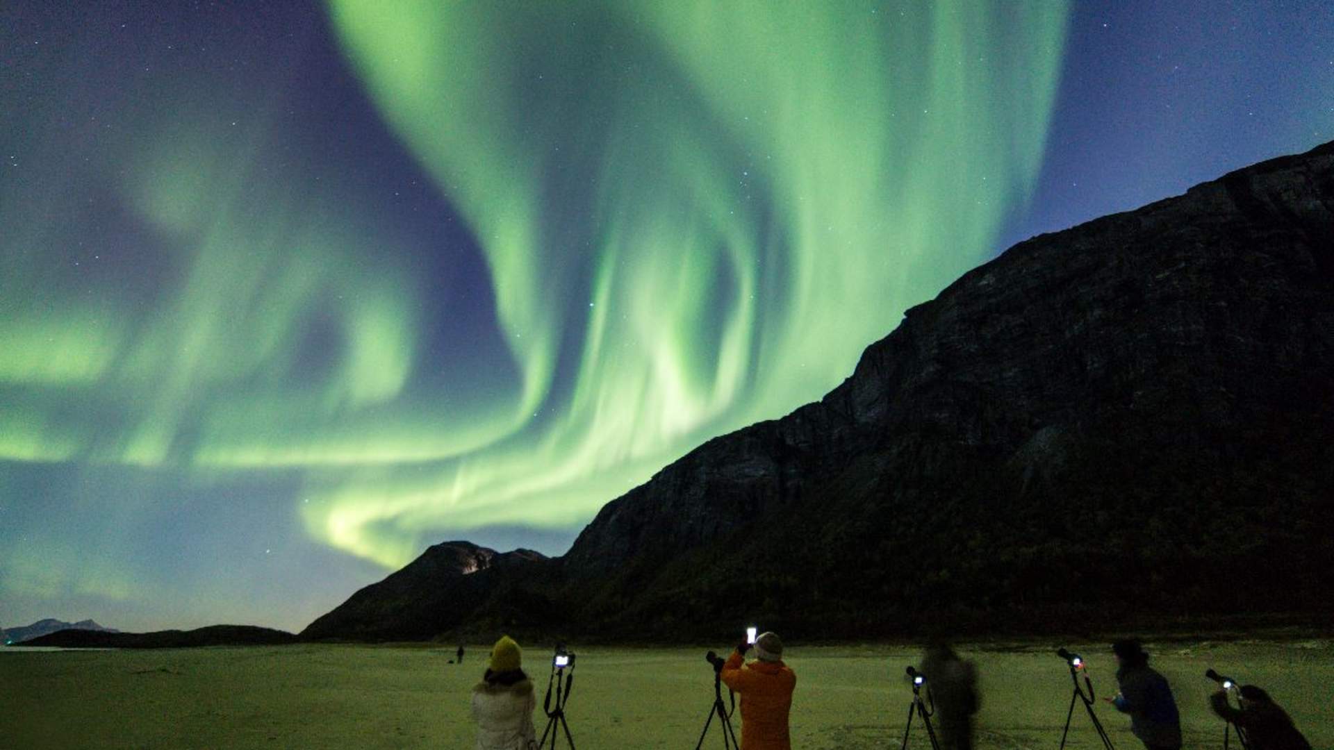 Northern lights and stargazing with minivan