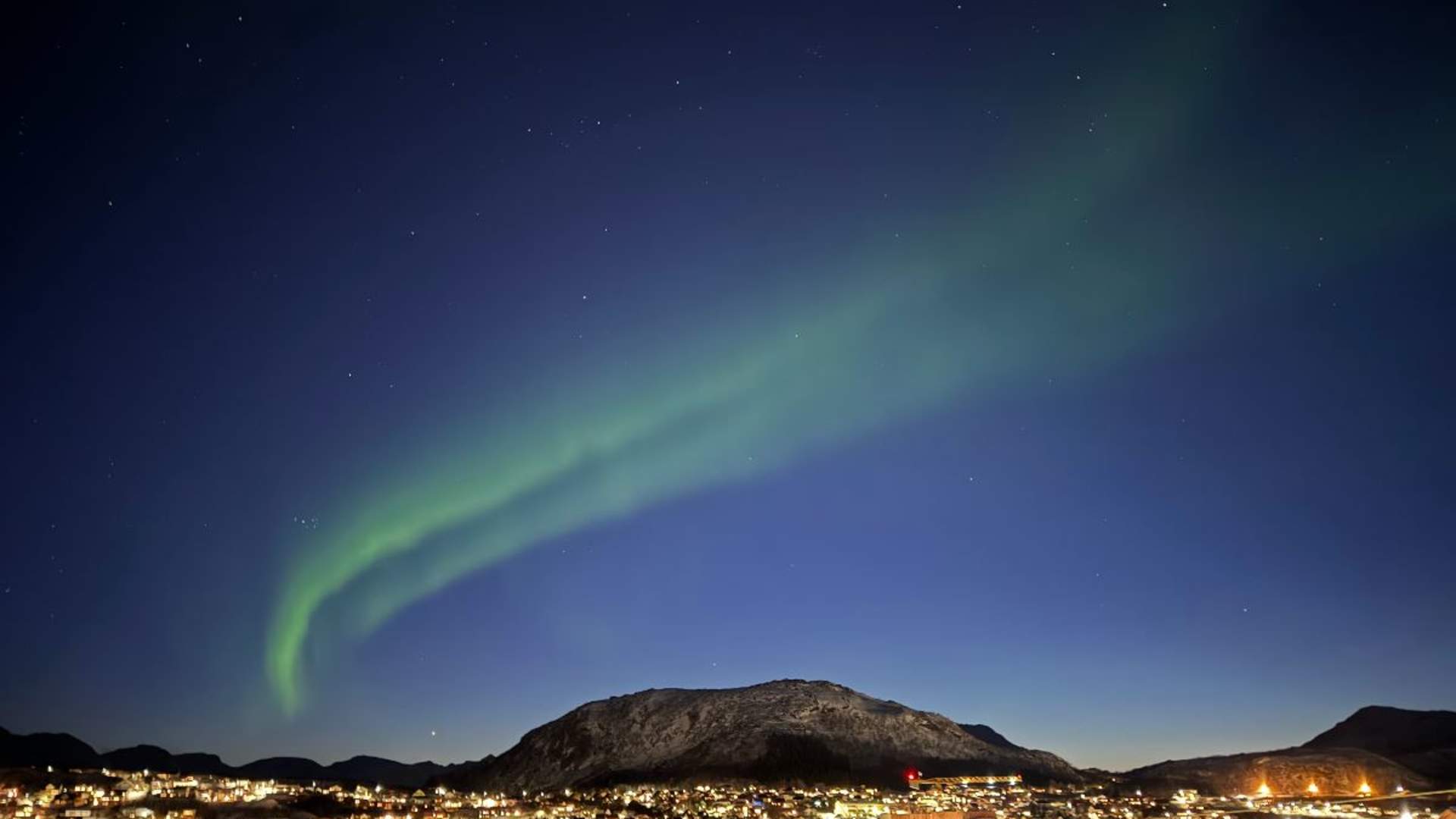 Northern lights and stargazing with minivan