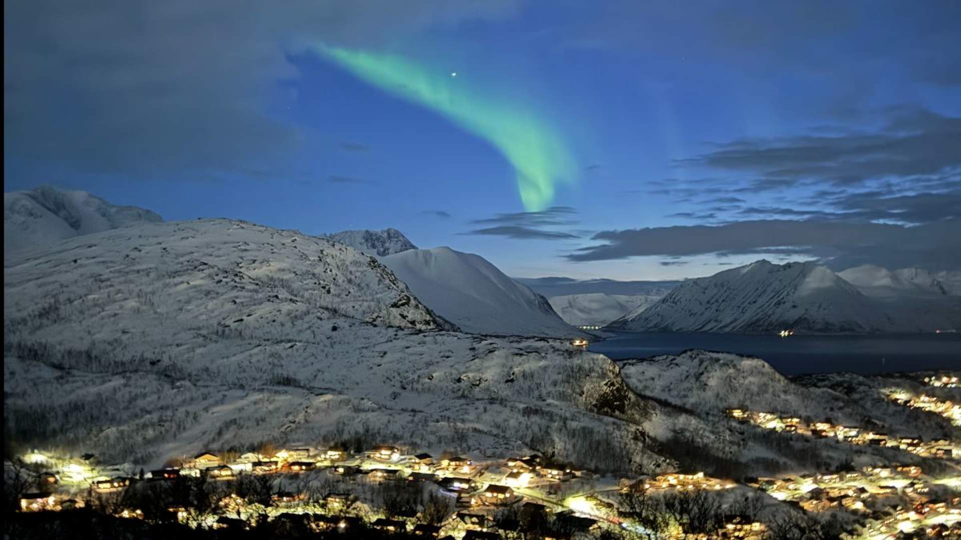 Northern lights and stargazing with minivan