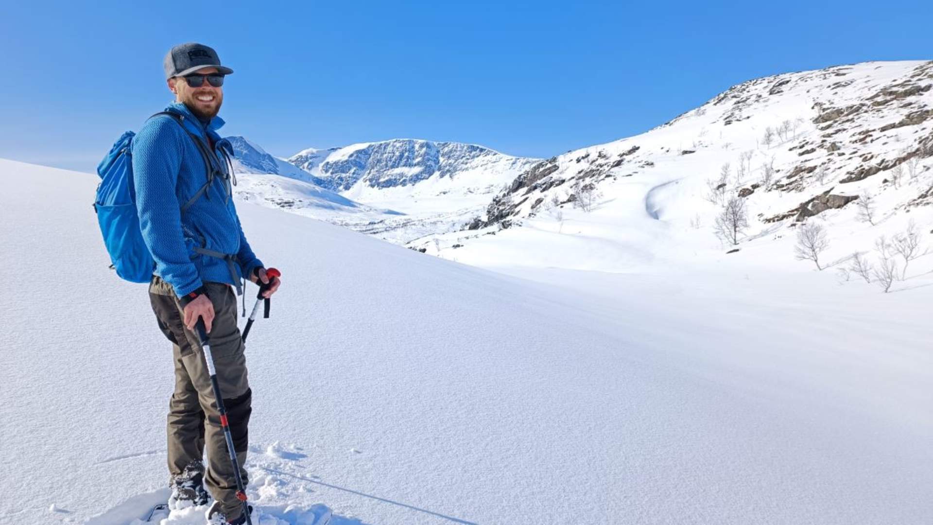 Snowshoeing along the fjord + Norwegian outdoor lunch