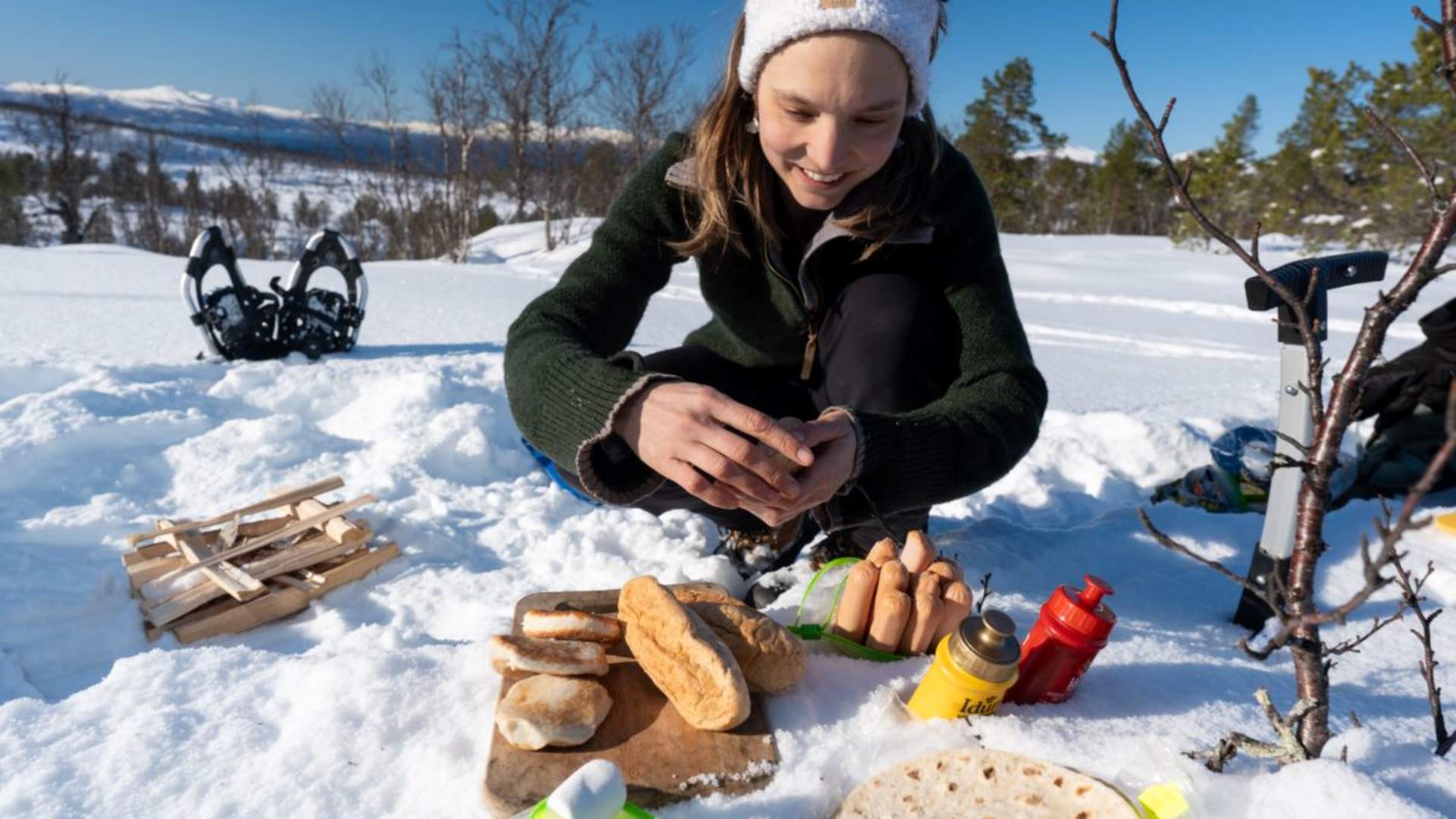 Snowshoeing along the fjord + Norwegian outdoor lunch