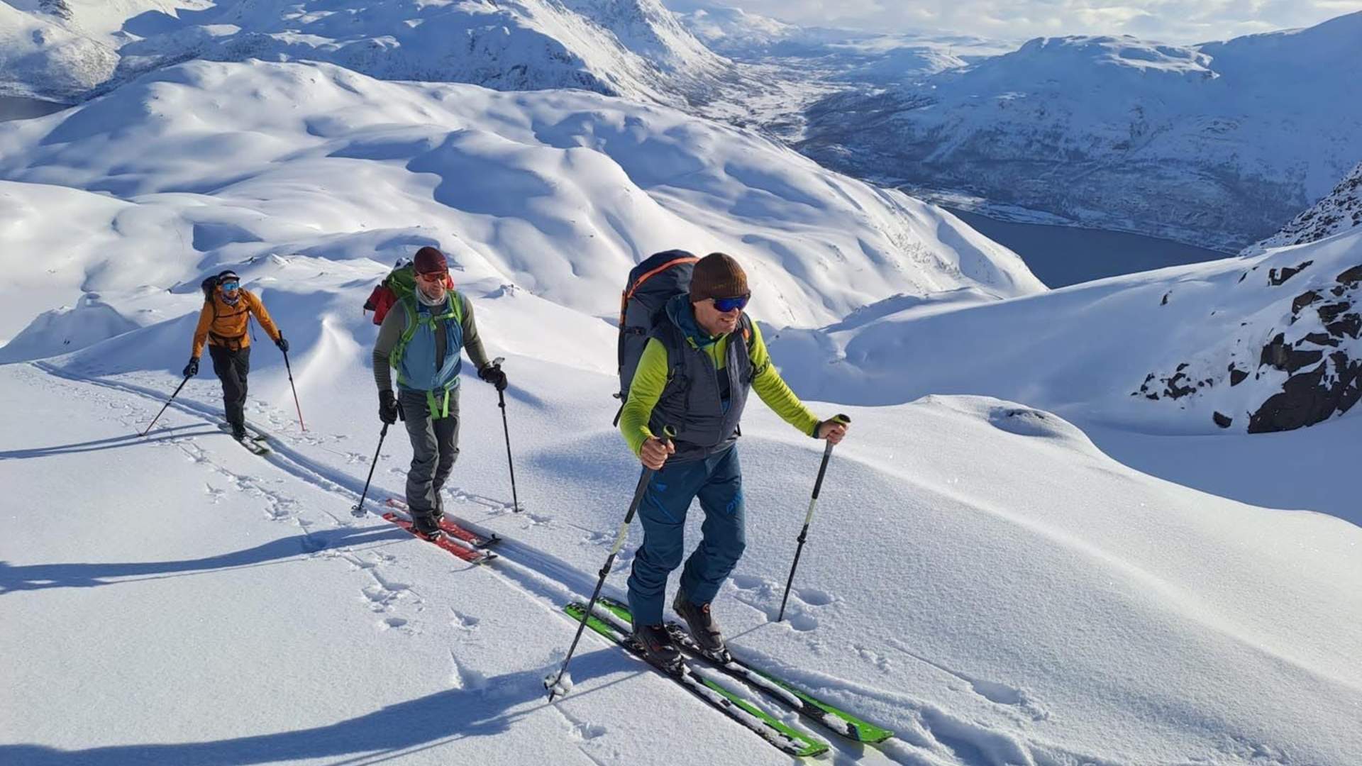 Ski, seil og lodge i Reinfjord med OffTrack Experience