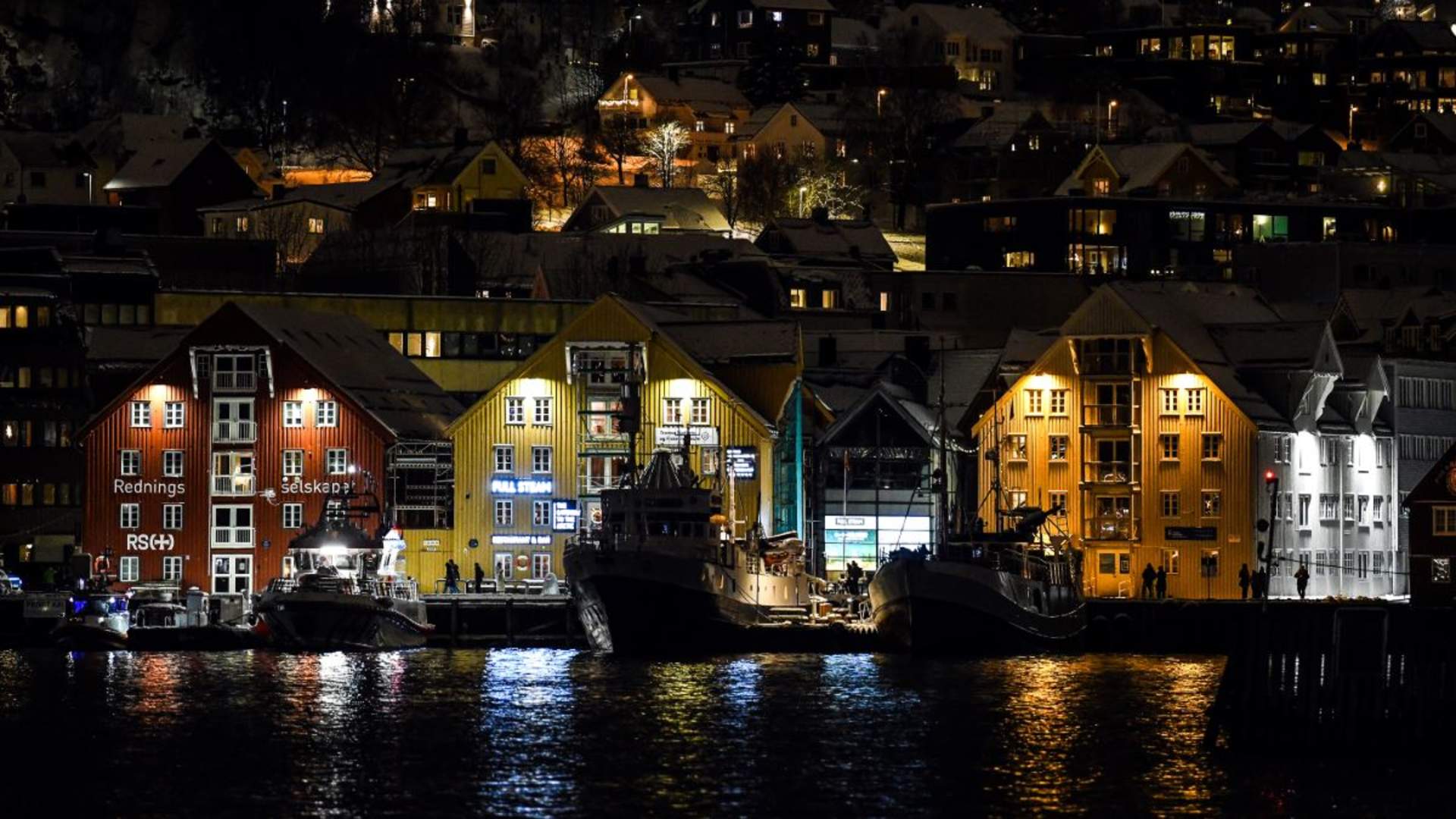 Opplev nordlyset fra en seilbåt