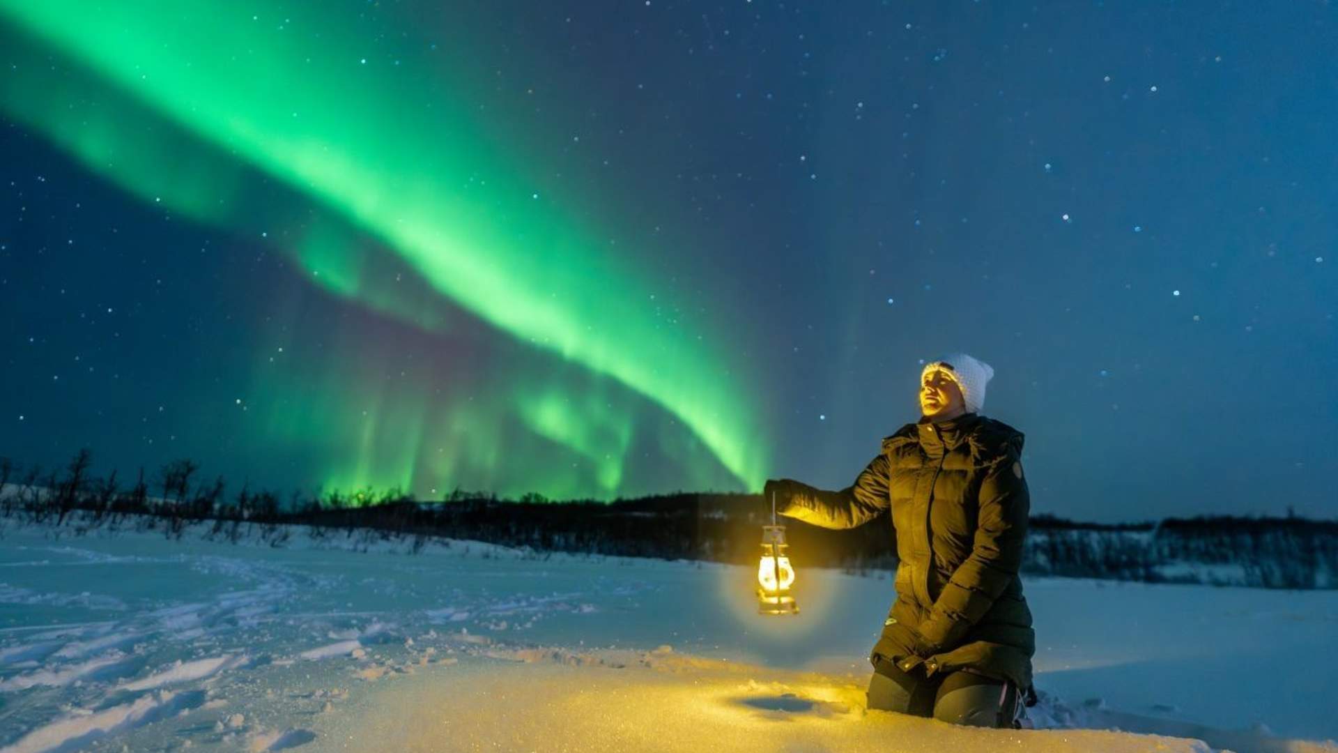 Northern lights chase by minibus