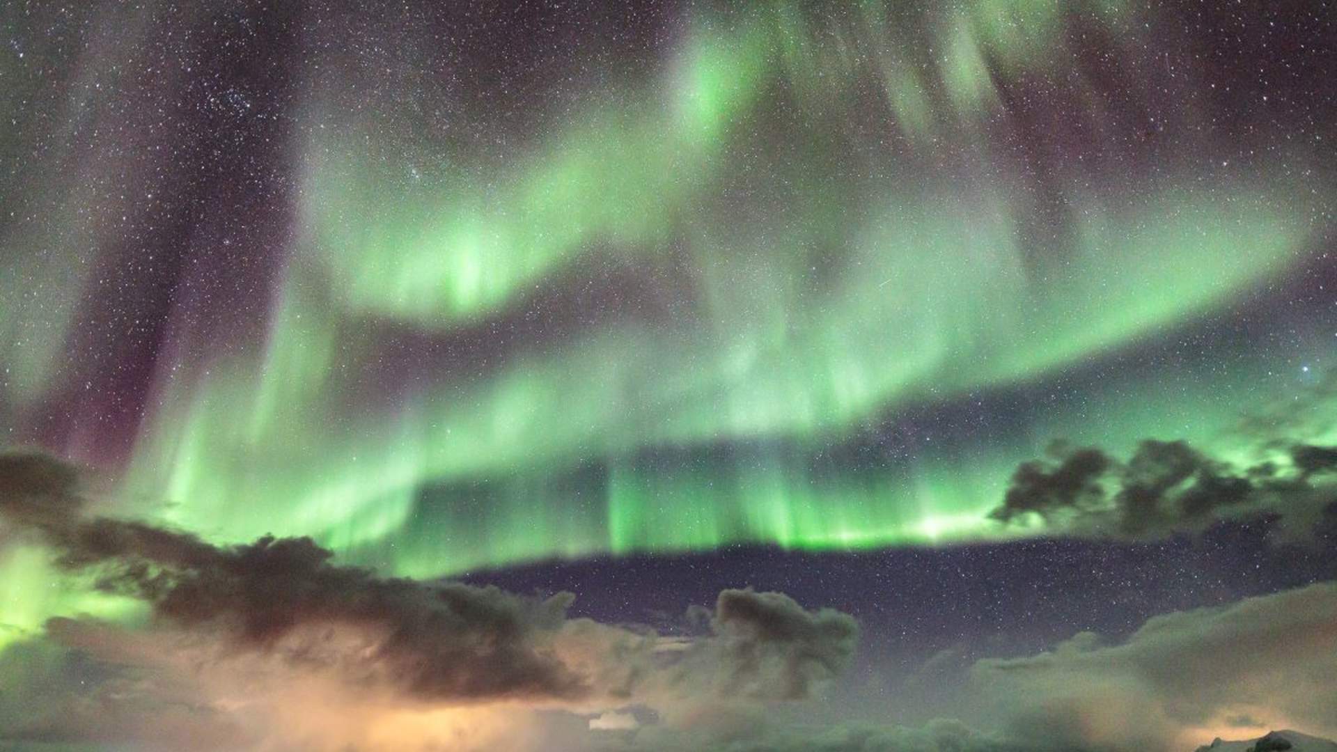 Northern Light snowmobile safari in the amazing Lyngen Alps