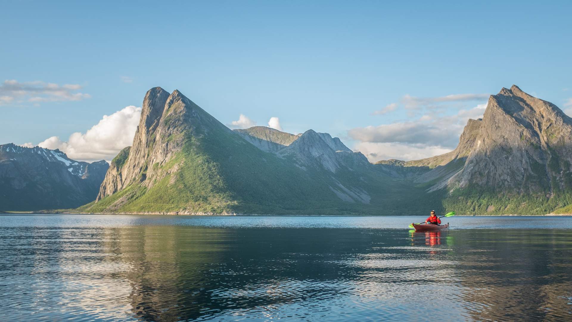 Guidet Midnight Sun Kayaking in Ånderdalen National Park