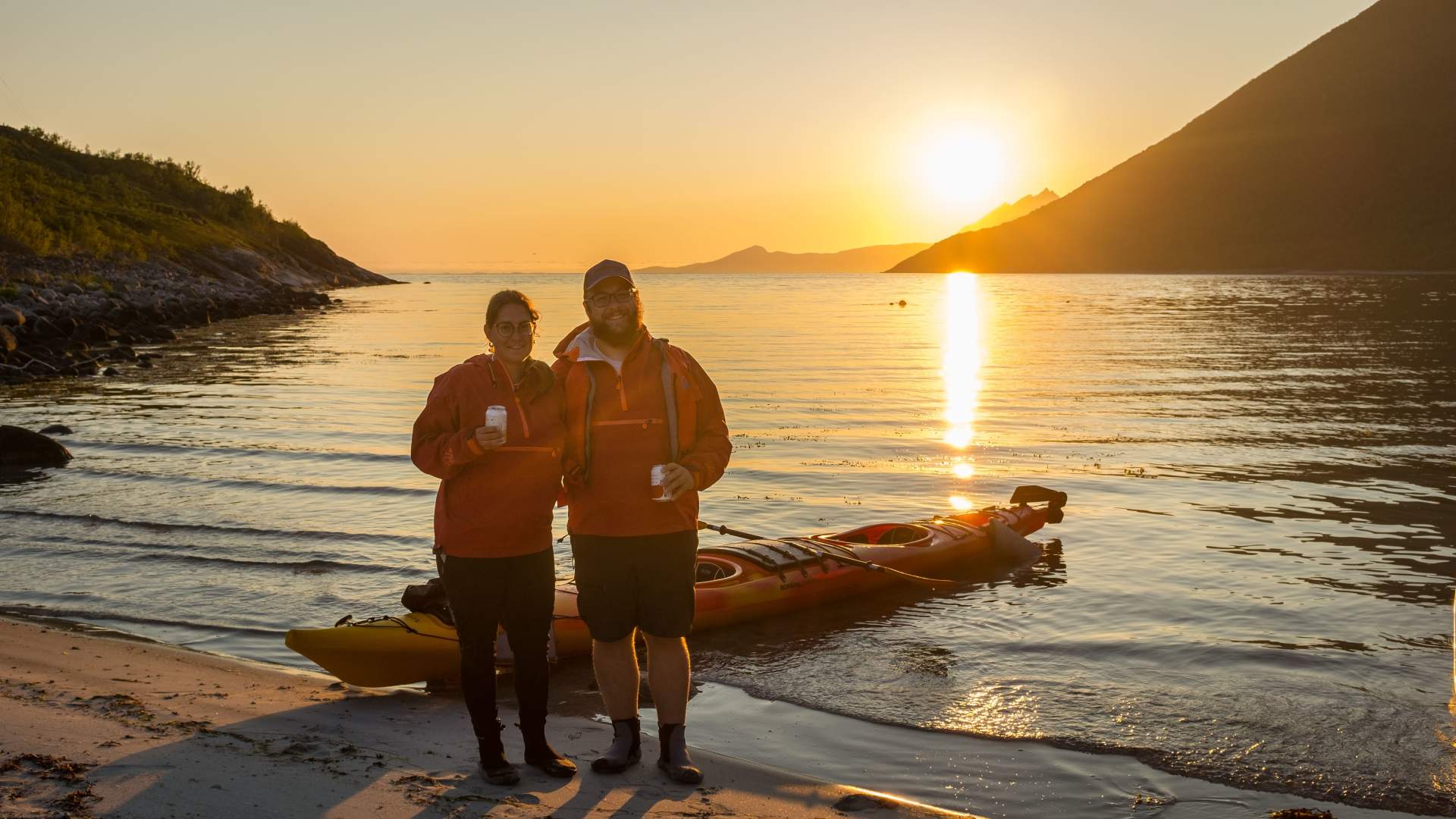 Guidet Midnight Sun Kayaking in Ånderdalen National Park